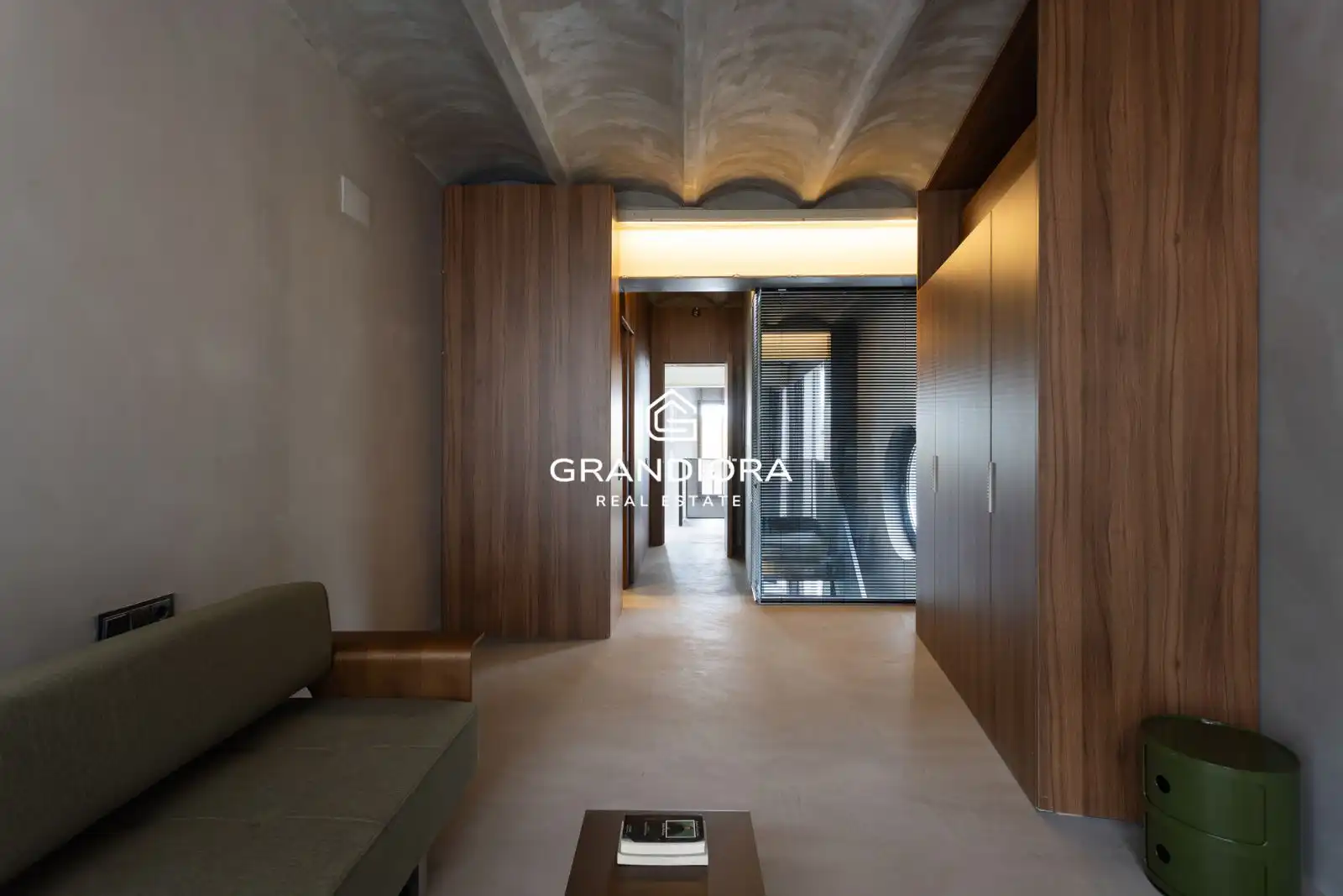 Flat for rent in Barcelona  with Air Conditioner, Terrace and Furnished