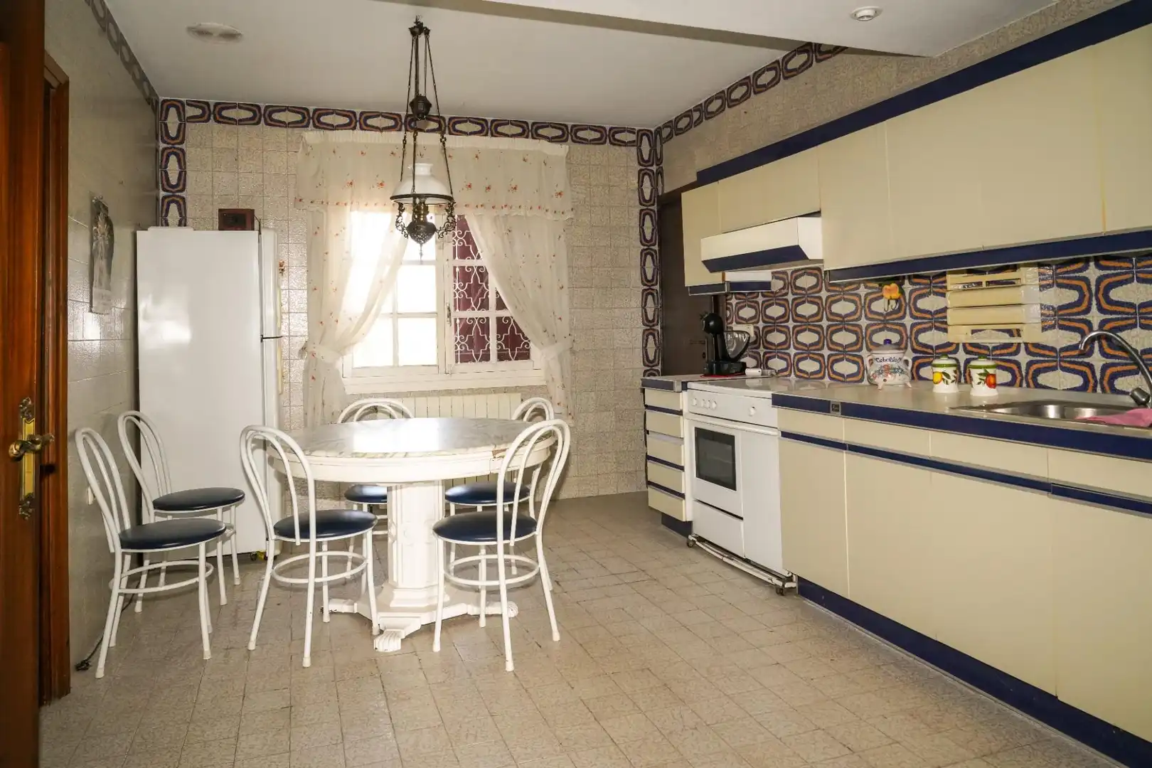Villa mit Garten zum Verkauf in CAMPILLO, imagen 3