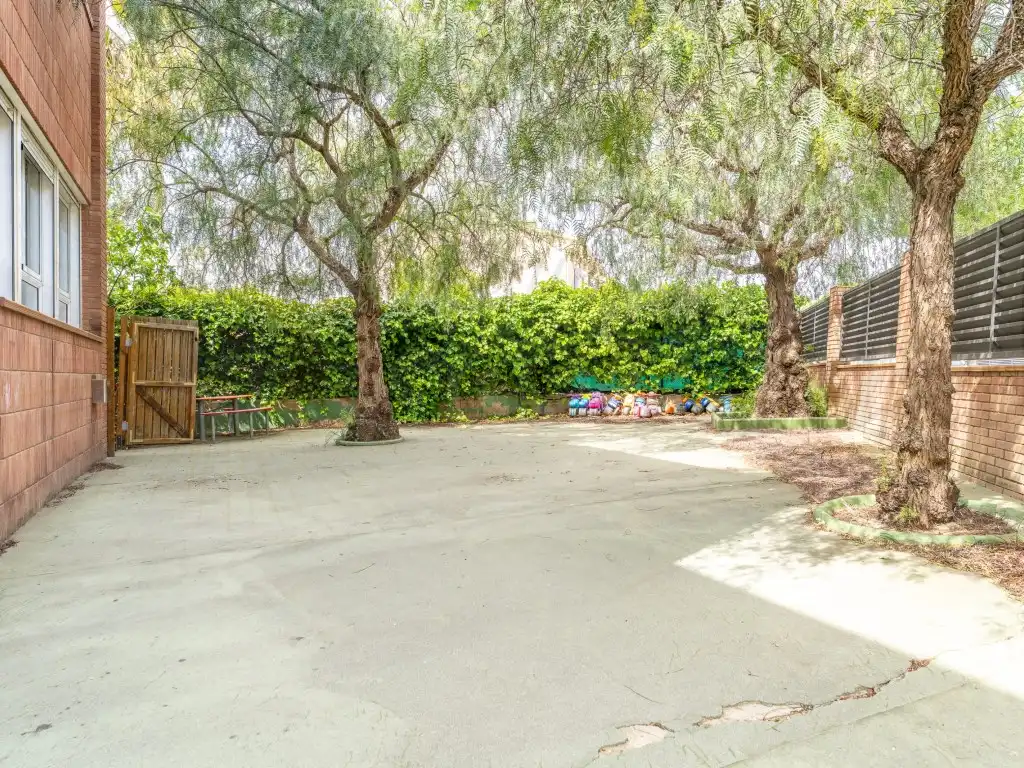 Garden of Commercial properties for sale in Cambrils