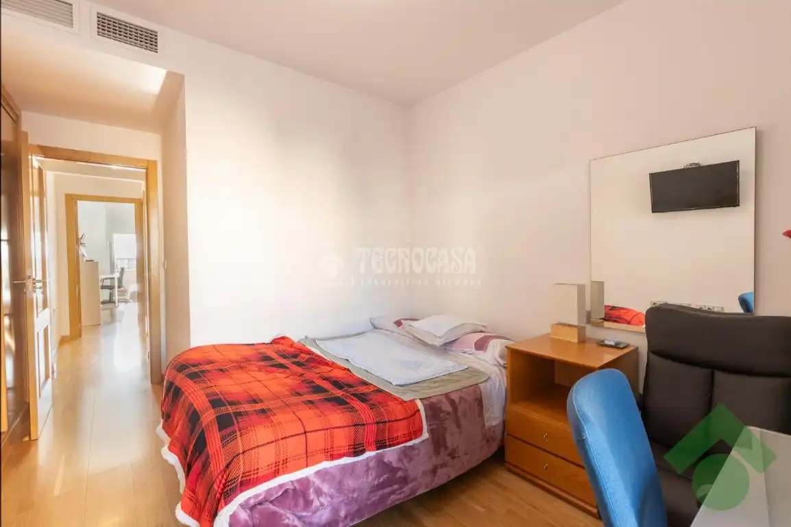Habitación de Piso en venta en Granada con Aire acondicionado, Calefacción y Piscina comunitaria