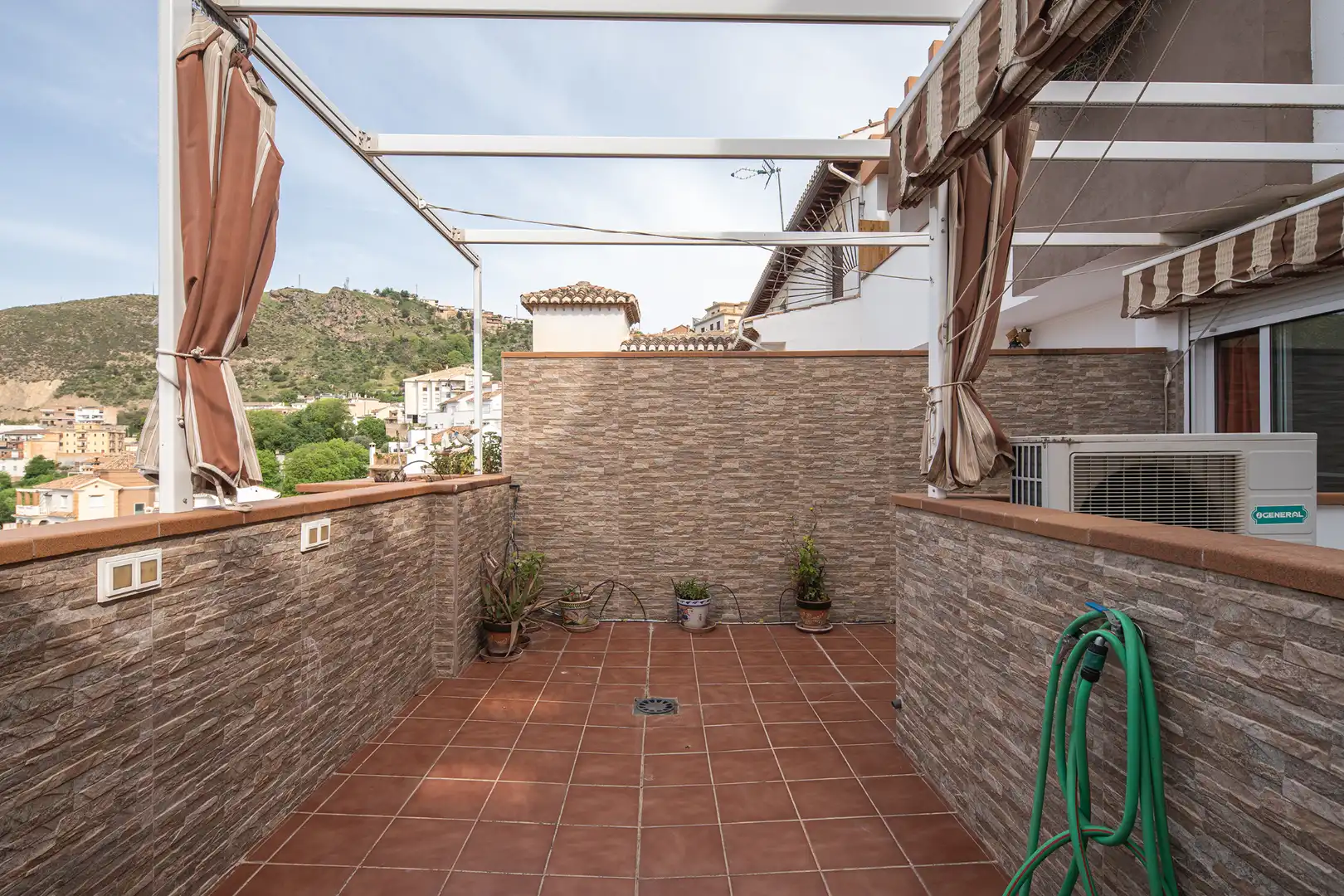 Terraza de Piso en venta en Güéjar Sierra con Calefacción, Terraza y Trastero
