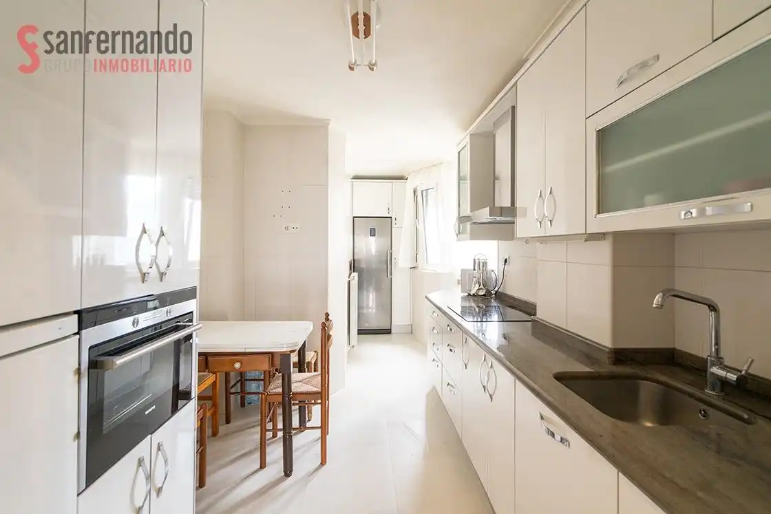 Cocina de Piso en venta en Santander con Calefacción y Balcón