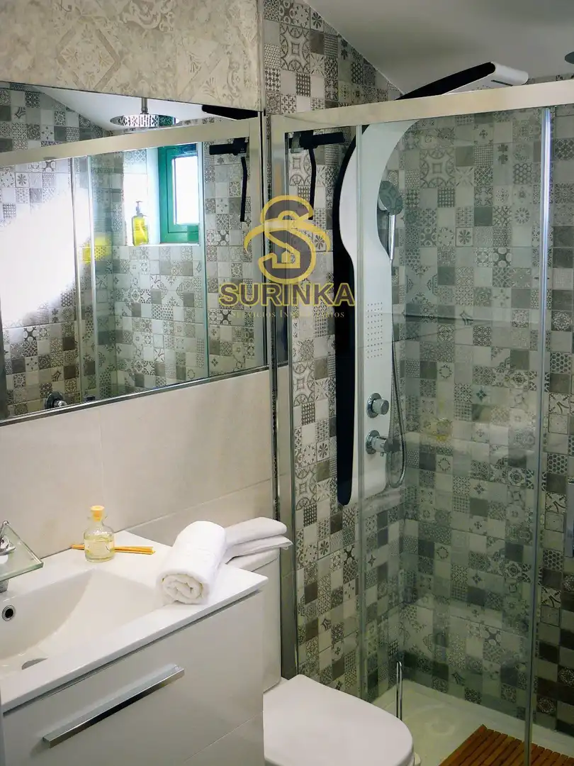 Baño de Dúplex de alquiler en San Bartolomé de Tirajana con Aire acondicionado, Terraza y Piscina