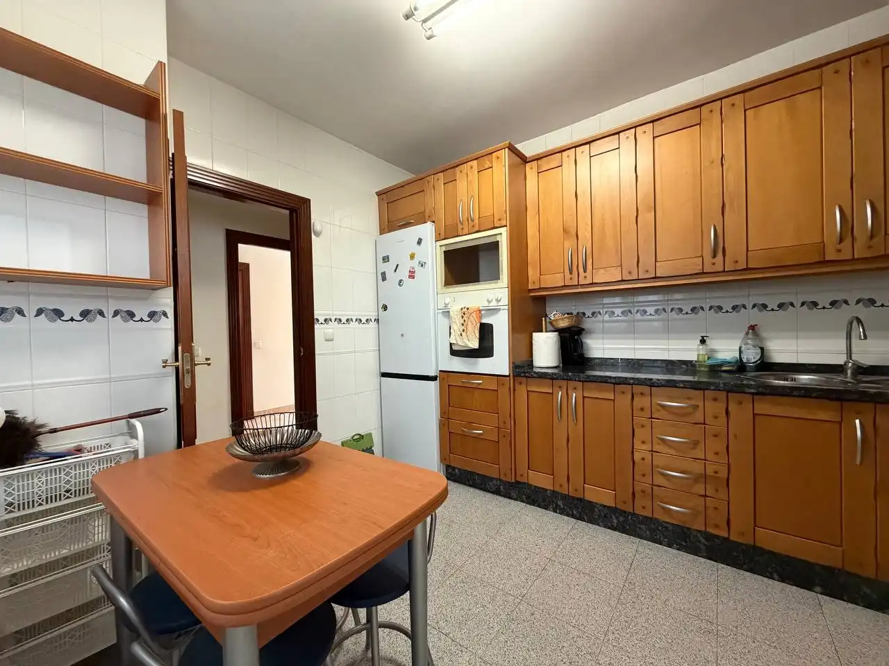 Flat with terrace for sale in Calle Constantino, imagen 3