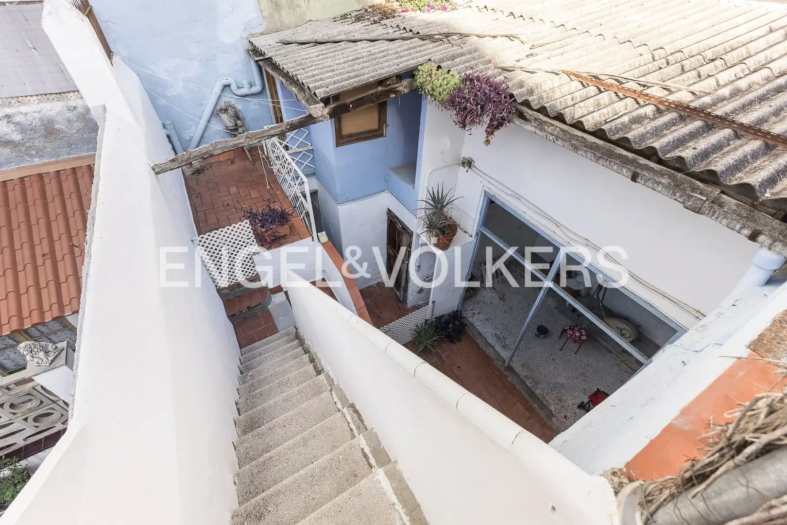 Exterior view of Houses for sale in Barcelona  with Heating, Terrace and Storage room