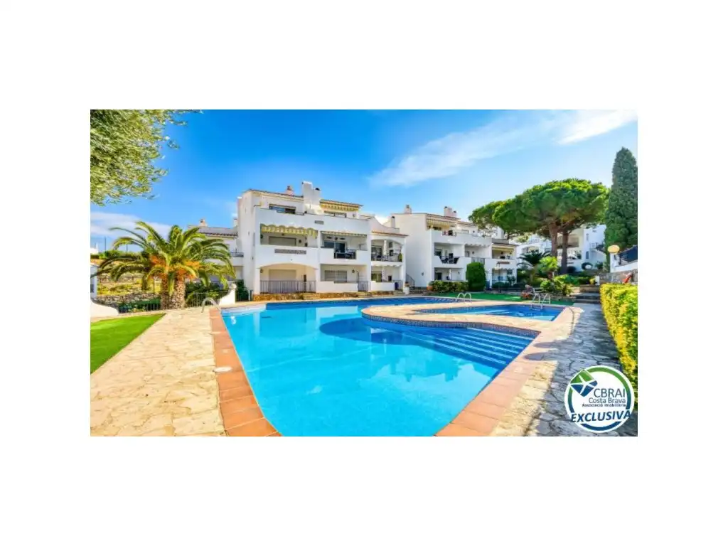 Flat with pool for sale in Calle De Josep Carner 8