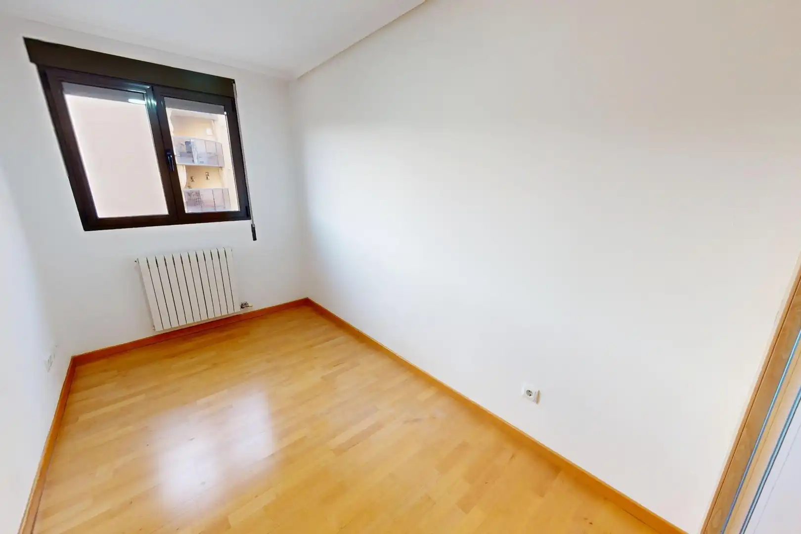 Schlafzimmer von Wohnung zum Verkauf in Valencia mit Klimaanlage, Parkett und Gemeinschaftspool