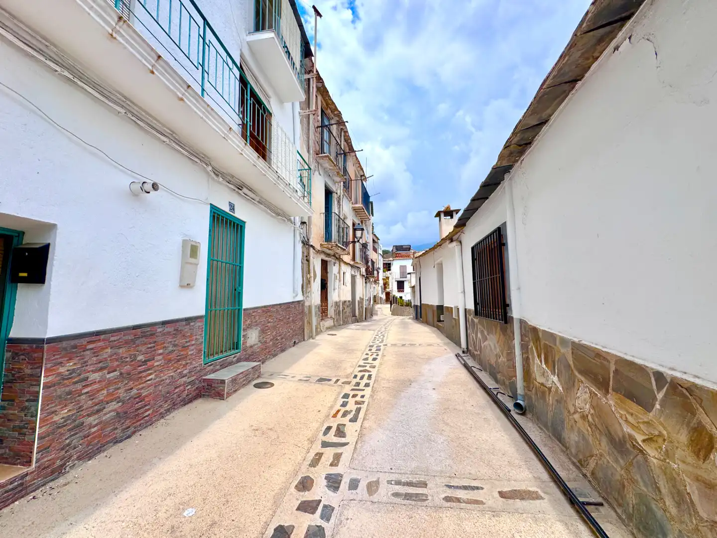 Vista exterior de Casa o xalet en venda en Nevada amb Aire condicionat, Calefacció i Terrassa