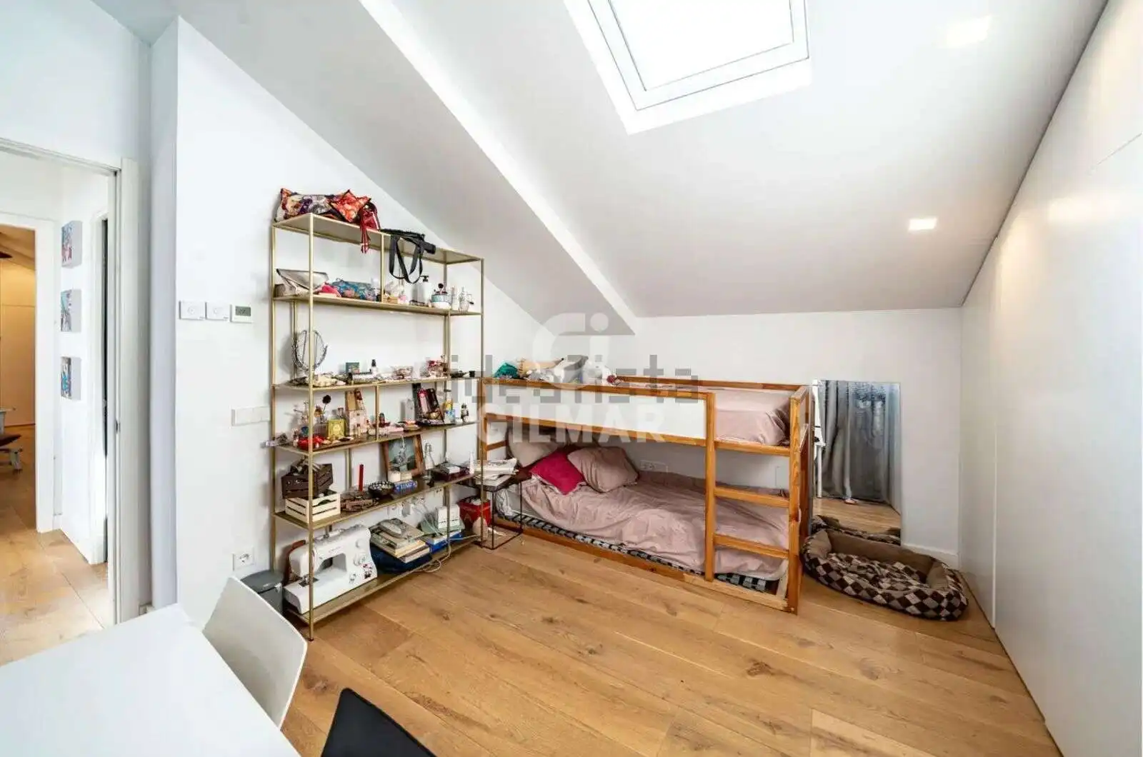 Bedroom of Office for sale in Madrid  with Heating