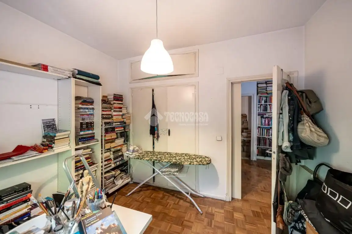 Habitación de Piso en venta en Madrid con Calefacción