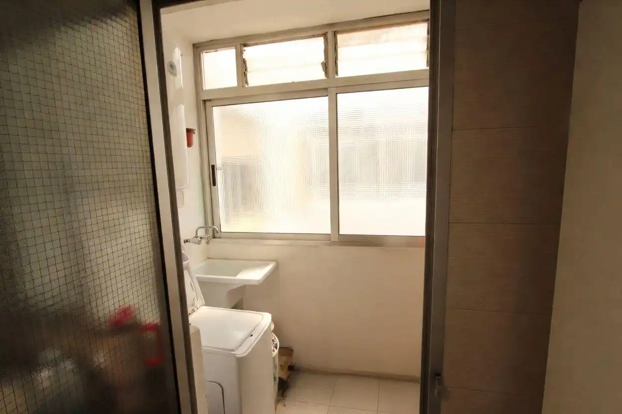 Baño de Piso en venta en Paterna con Terraza y Balcón