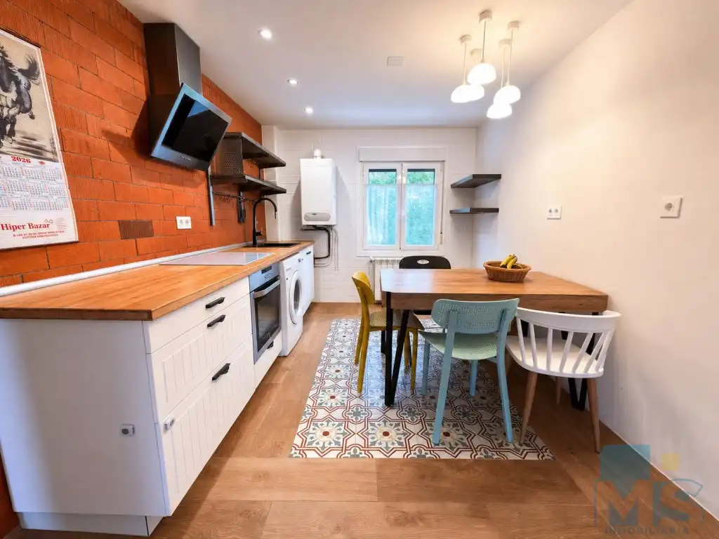 Küche von Wohnung zum Verkauf in Pasaia mit Ofen