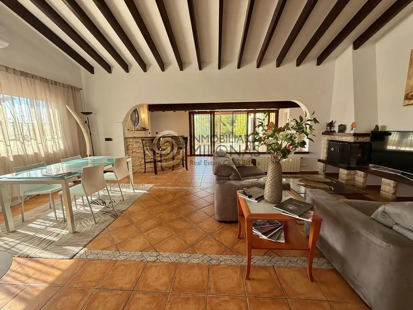 Sala d'estar de Casa o xalet en venda en La Nucia amb Aire condicionat, Jardí privat i Terrassa