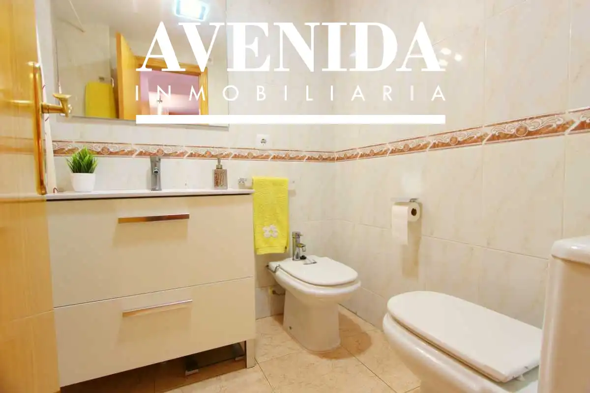 Bathroom of Apartments for sale in Oropesa del Mar / Orpesa  with Air Conditioner, Heating and Terrace