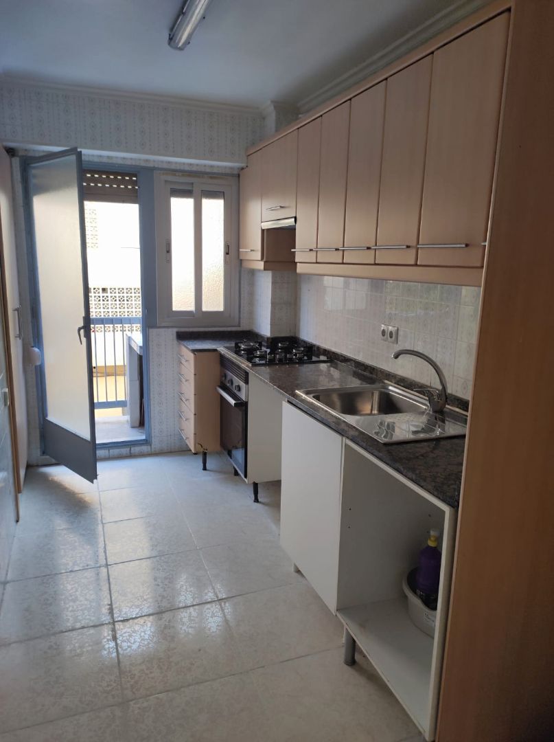 Cuina de Pis de lloguer en  Valencia Capital amb Forn i Balcó