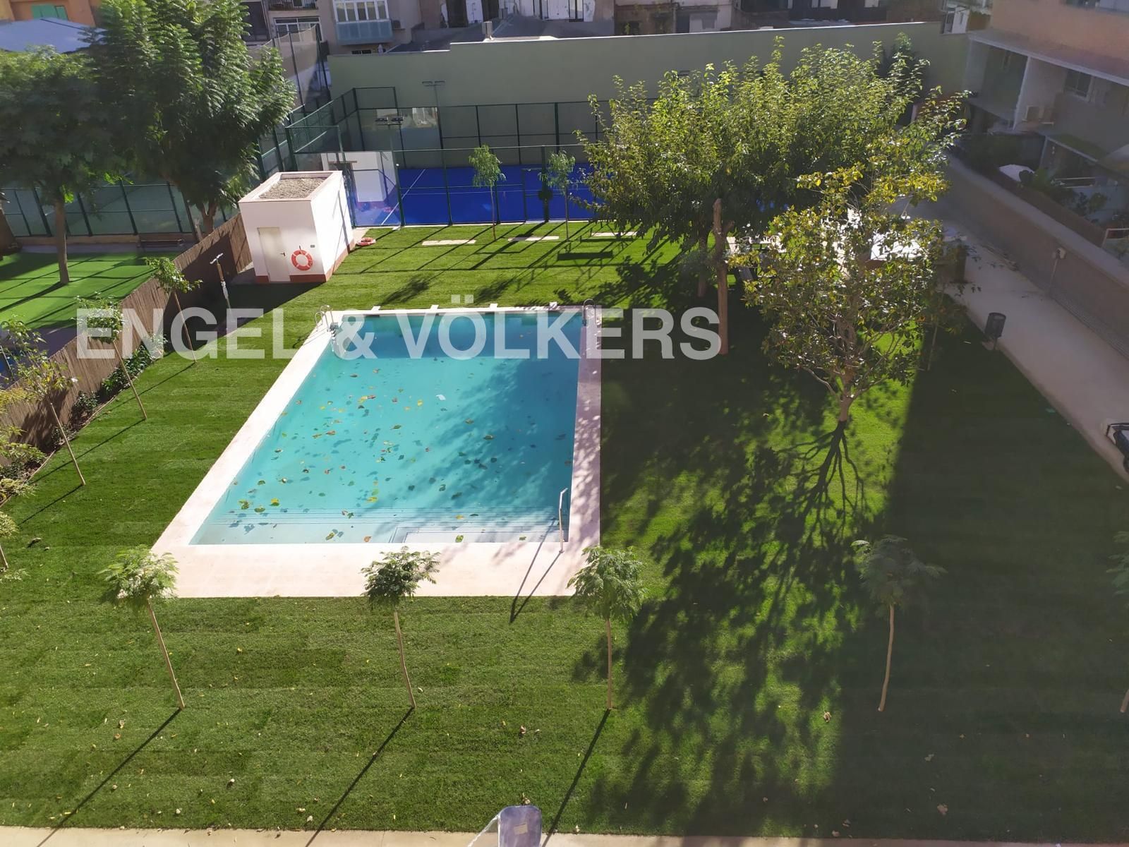 Piscina de Apartament de lloguer en  Barcelona Capital amb Aire condicionat, Calefacció i Jardí privat
