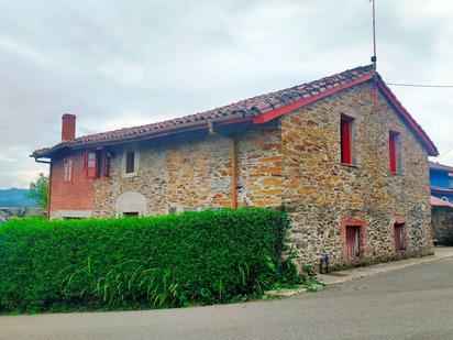 Vista exterior de Finca rústica en venda en Pravia amb Jardí privat i Traster