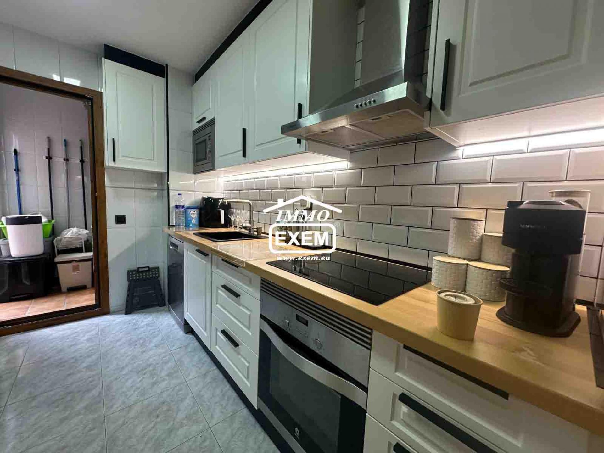 Kitchen of Flat for sale in  Lleida Capital  with Heating and Private garden