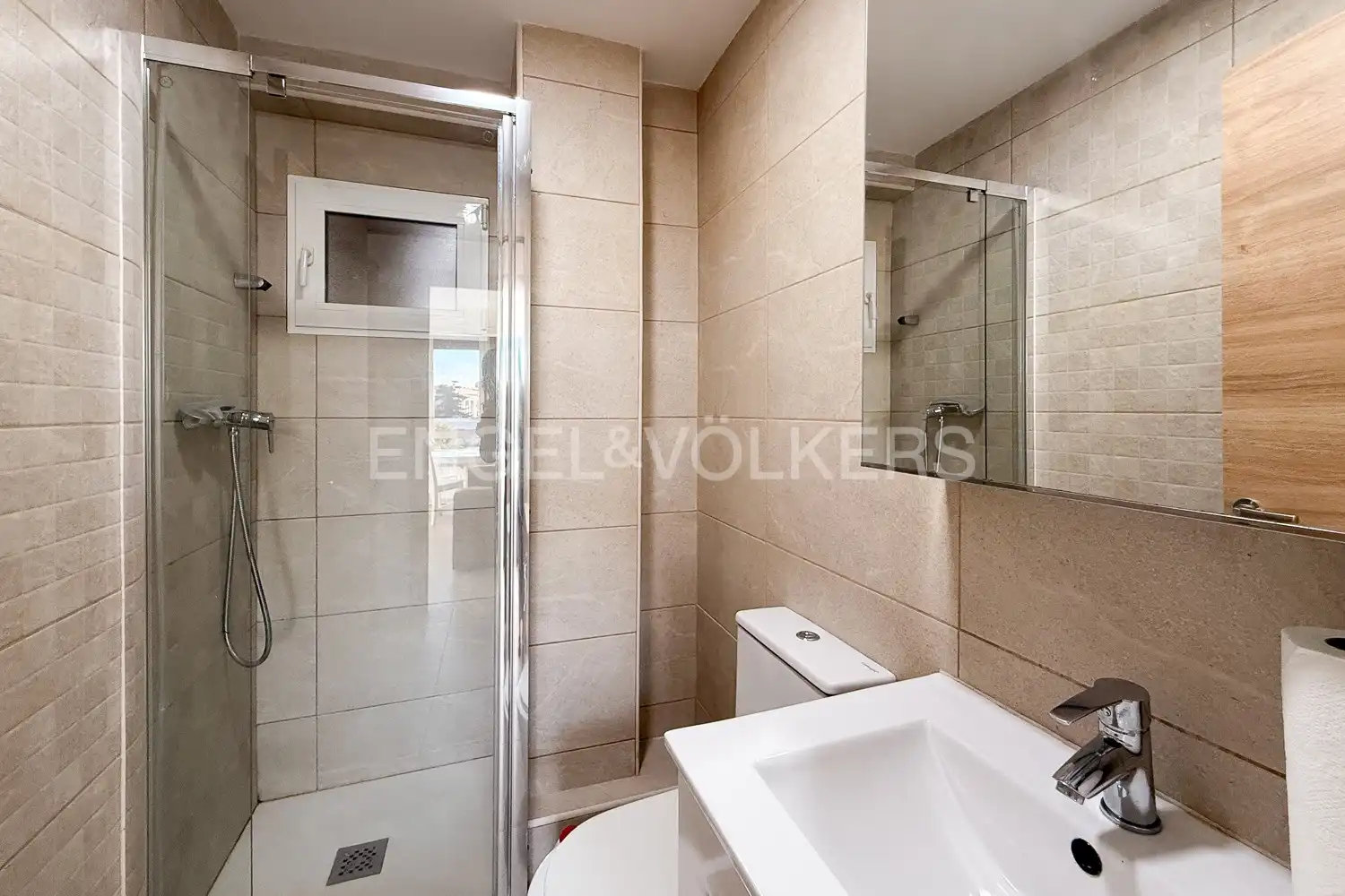 Badezimmer von Wohnung zur Miete in Valencia mit Klimaanlage, Heizung und Möbliert