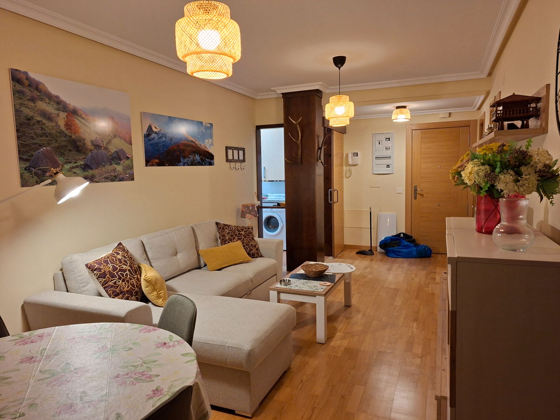 Living room of Apartment to rent in Somiedo  with Heating, Private garden and Parquet flooring
