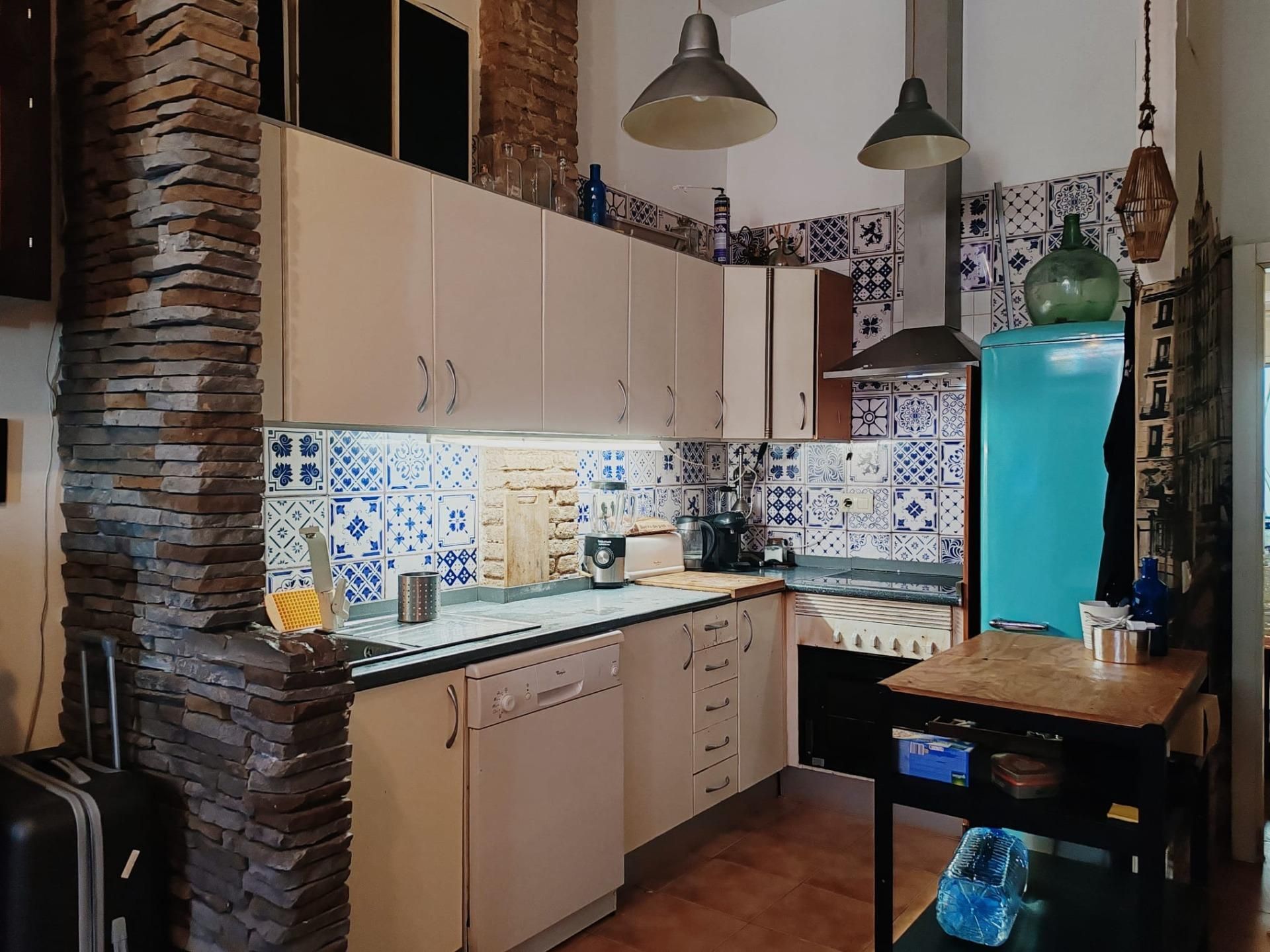 Kitchen of Flat to rent in  Valencia Capital  with Air Conditioner and Terrace