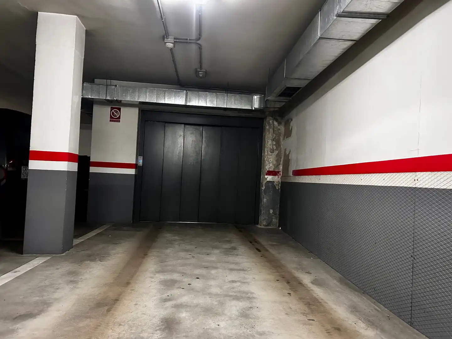 Aparcament de Pis en venda en Ávila amb Calefacció, Parquet i Moblat