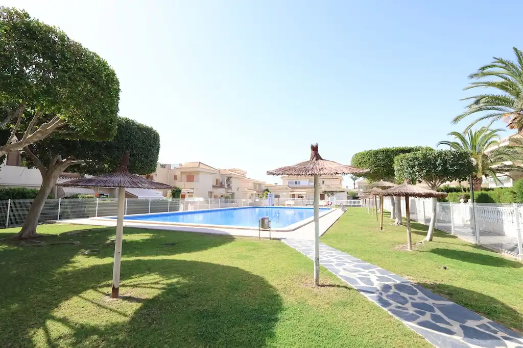 Piscina de Apartament en venda en Orihuela amb Terrassa, Piscina i Moblat