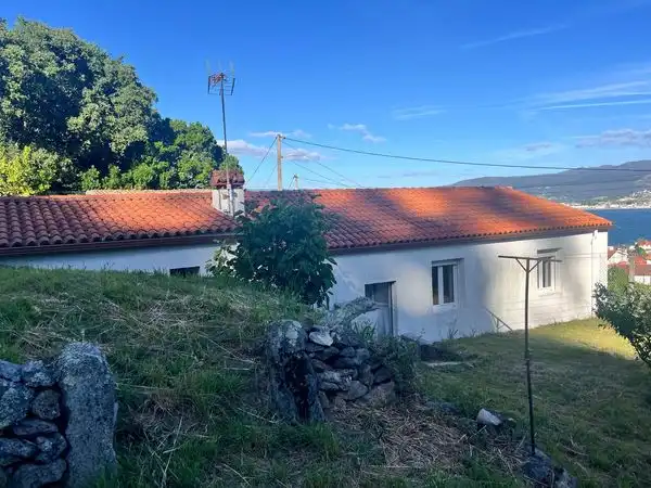 Vista exterior de Casa o xalet en venda en A Guarda   amb Jardí privat i Traster