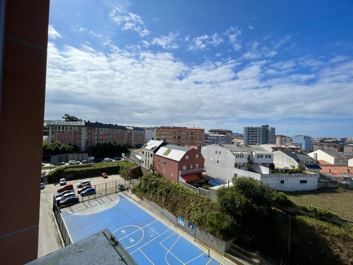 Vista exterior de Pis en venda en Culleredo amb Parquet i Traster