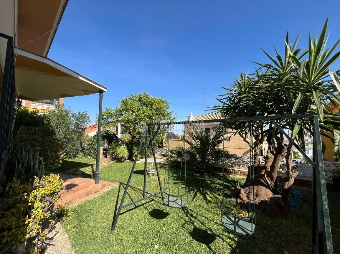 Jardín de Casa o chalet en venta en Mairena del Alcor con Aire acondicionado, Calefacción y Piscina comunitaria