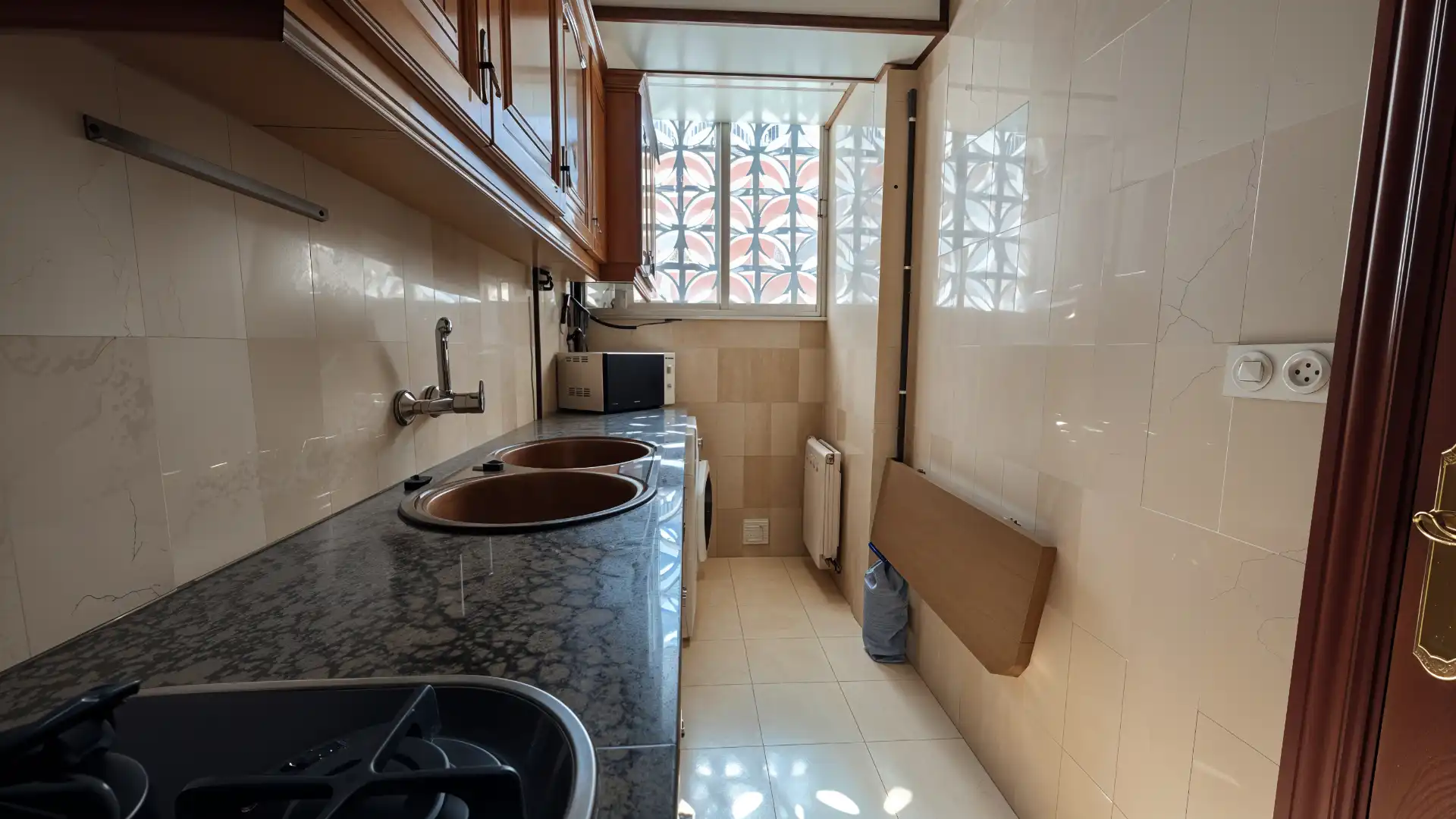 Kitchen of Flat for sale in Barcelona  with Heating, Furnished and Balcony