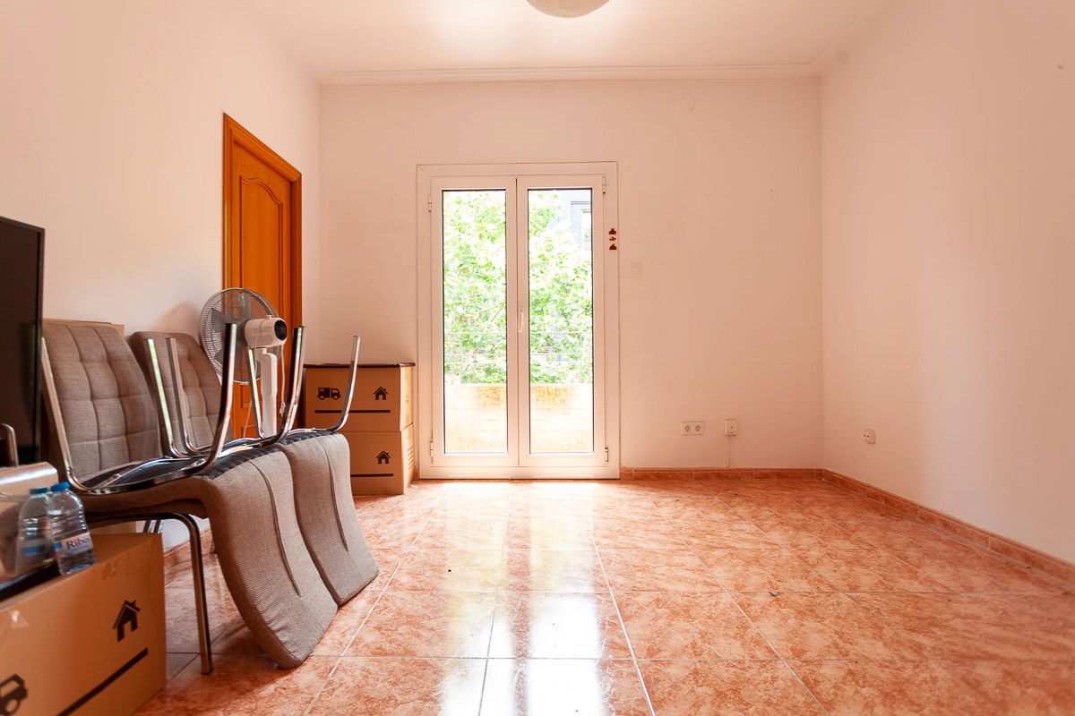 Flat for sale in  Barcelona Capital  with Heating and Balcony