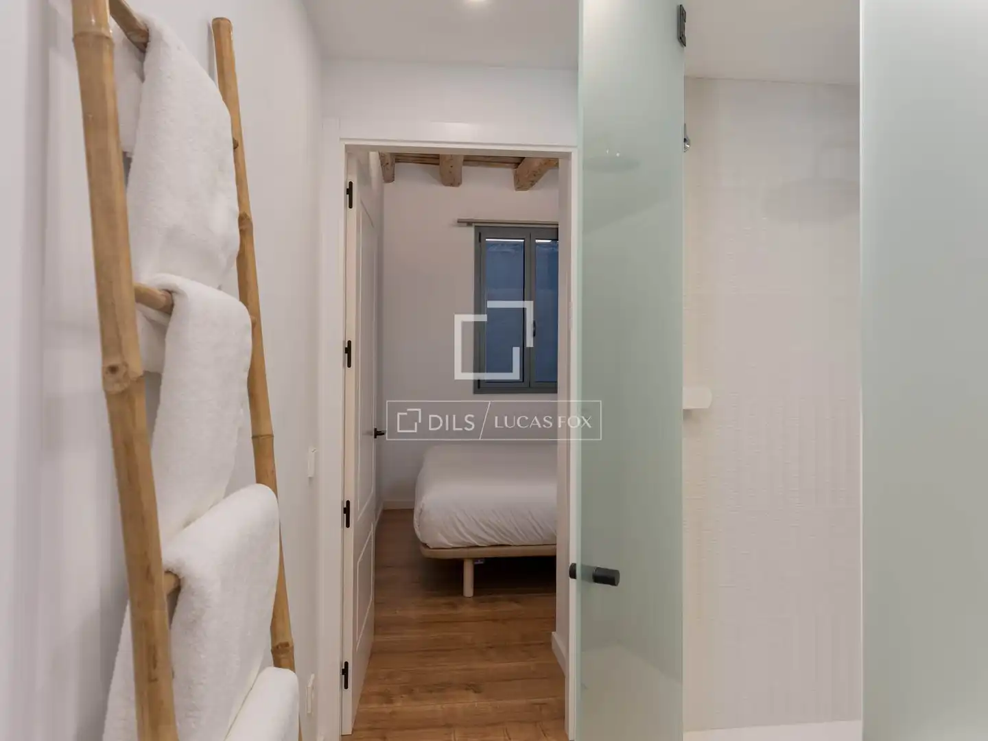 Bedroom of Flat for sale in Girona  with Air Conditioner, Parquet flooring and Furnished