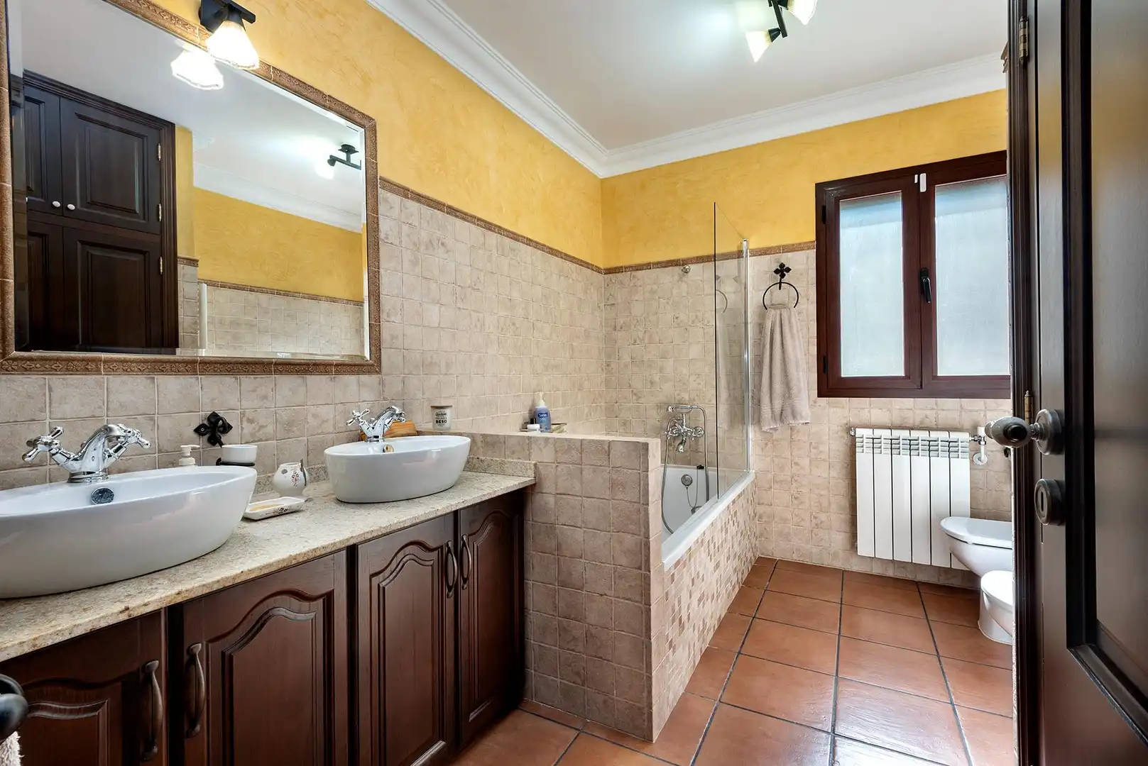 Baño de Finca rústica en venta en Sencelles con Calefacción, Jardín privado y Terraza