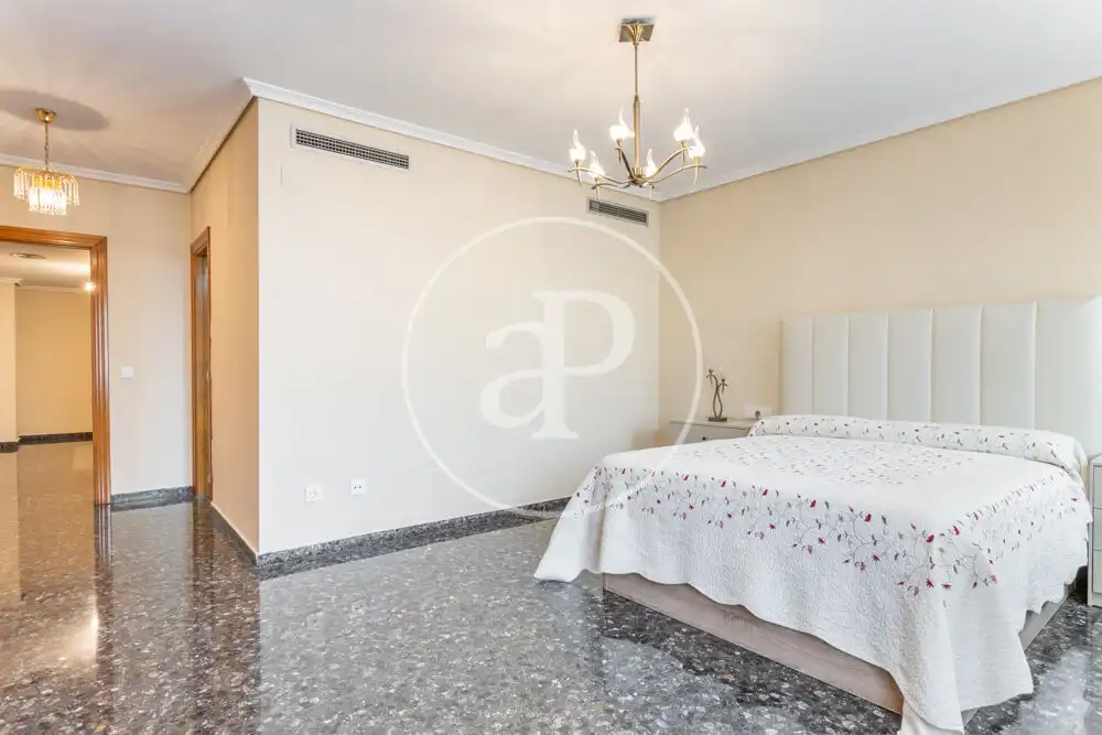 Habitación de Dúplex de alquiler en Burjassot con Aire acondicionado, Calefacción y Amueblado