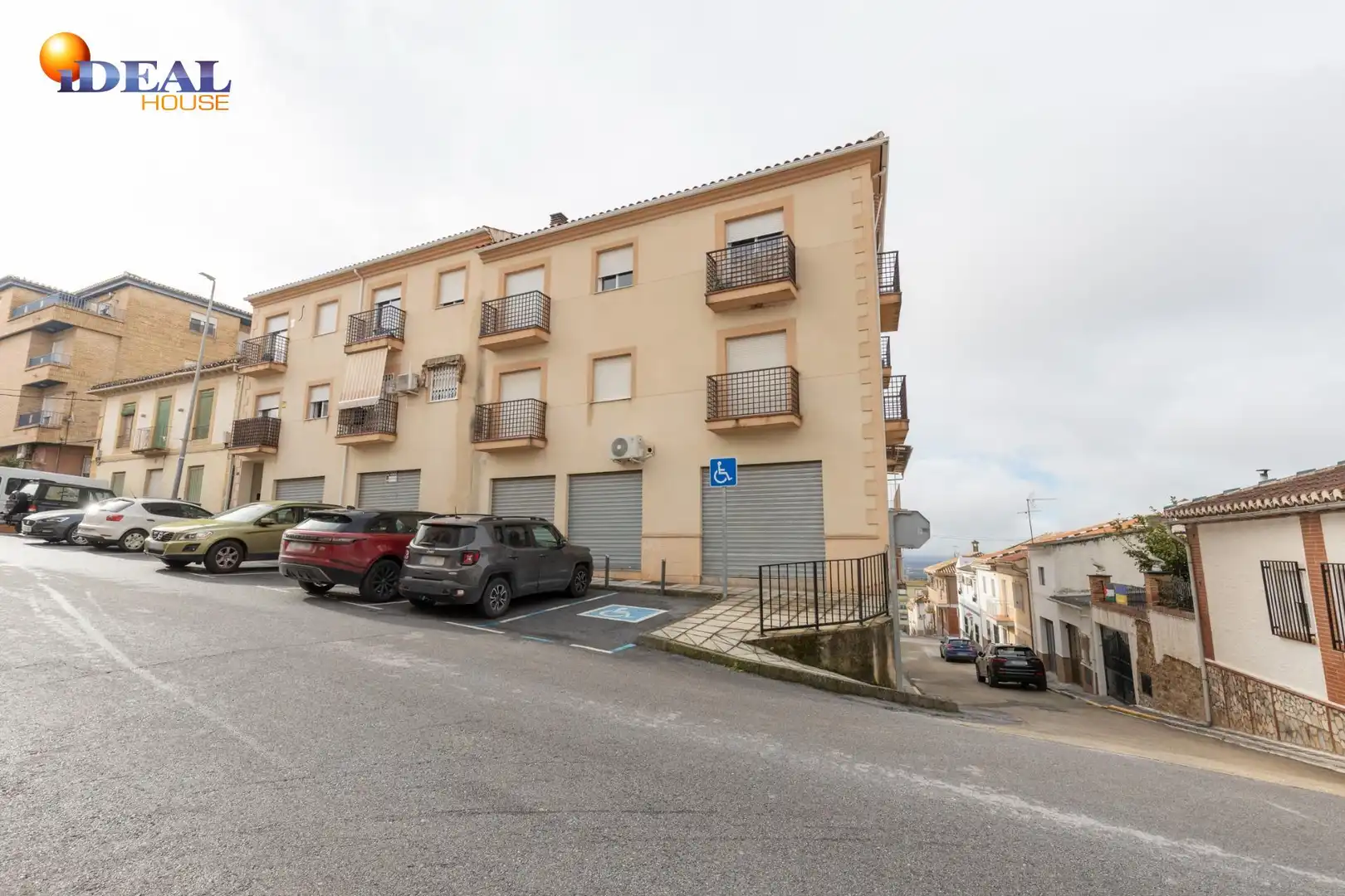 Außenansicht von Wohnung zum Verkauf in Güevéjar mit Balkon