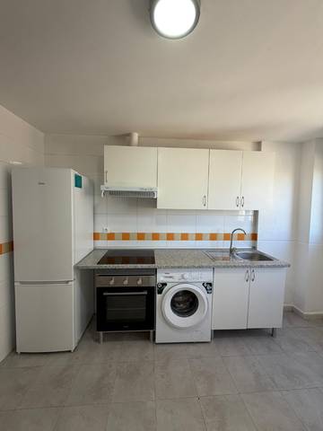 Piso en Alquiler en Calle San Isidro, 4 en Centro de Especialidades