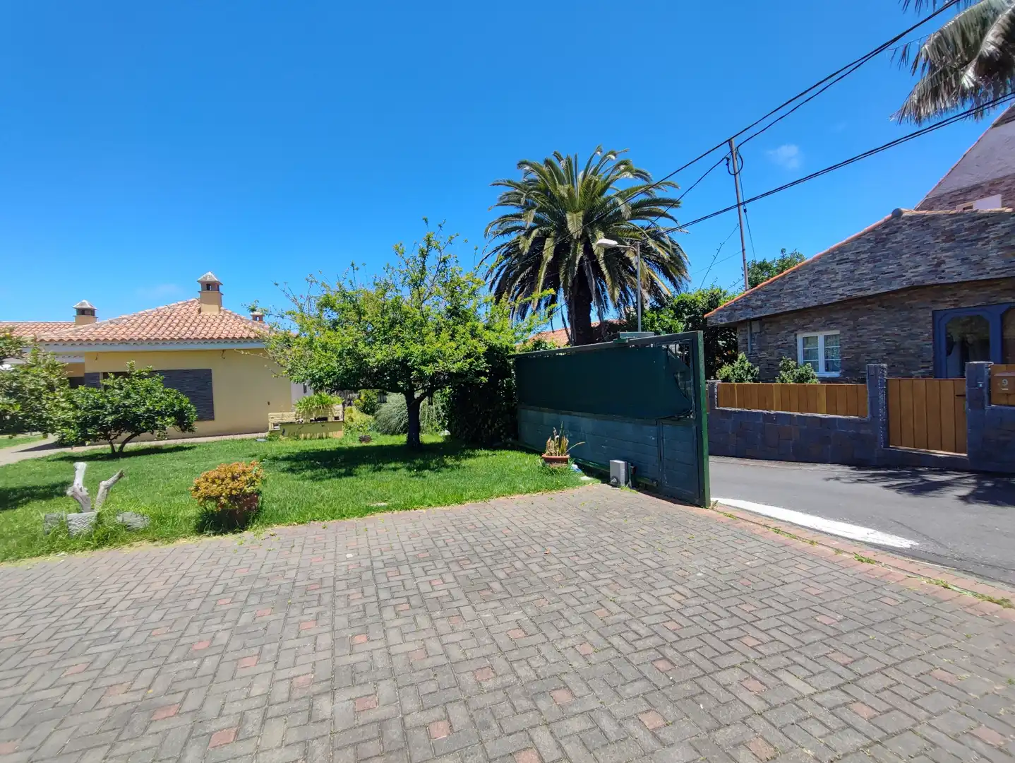 Vista exterior de Casa o xalet en venda en San Cristóbal de la Laguna amb Jardí privat, Terrassa i Traster