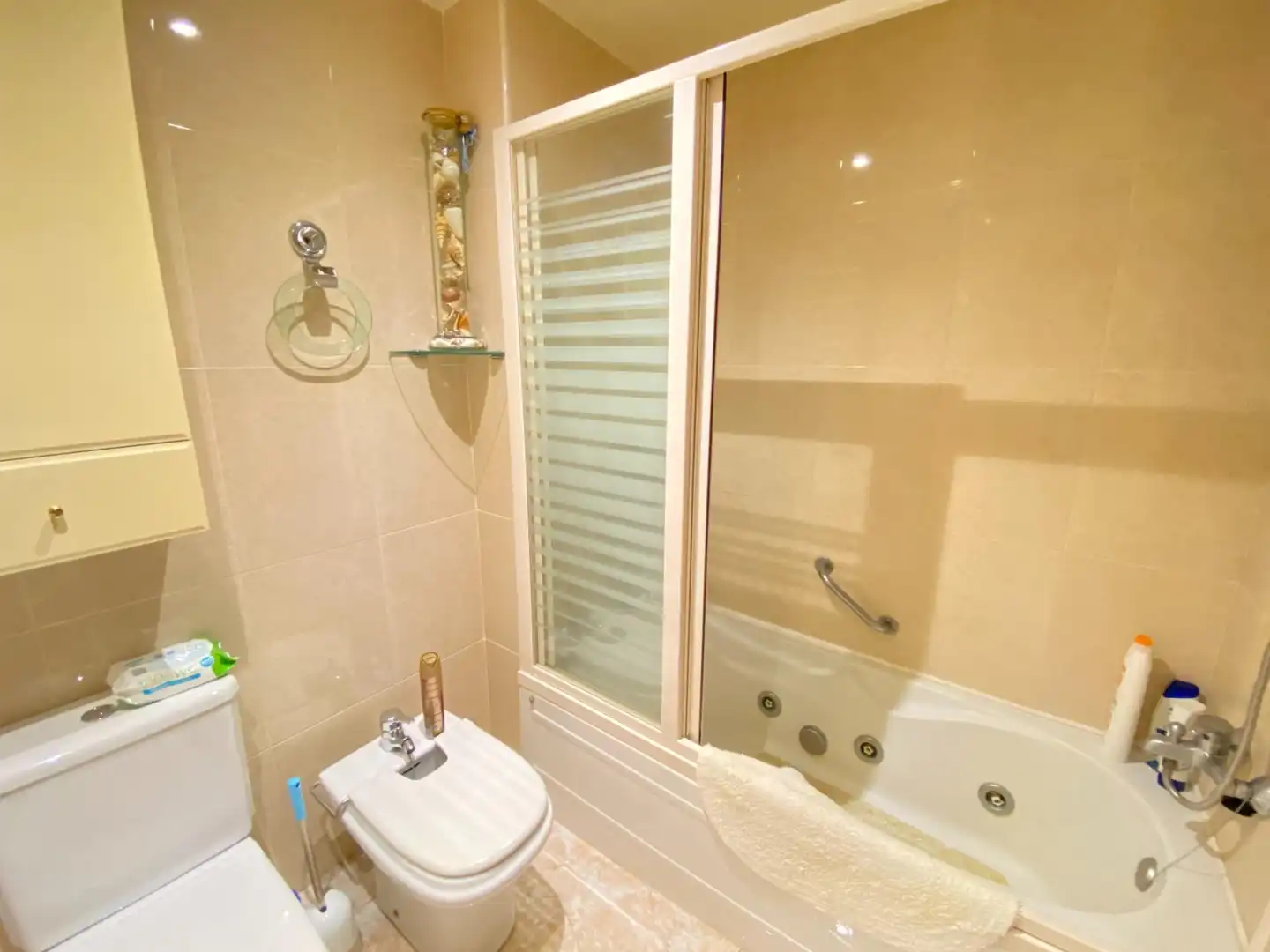 Badezimmer von Wohnung zum Verkauf in  Palma de Mallorca mit Klimaanlage, Abstellraum und Balkon