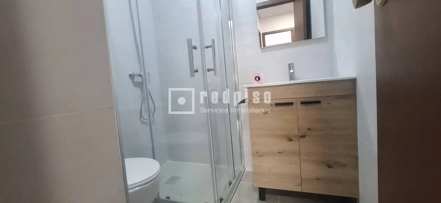 Bany de Pis de lloguer en Murcia amb Terrassa i Traster