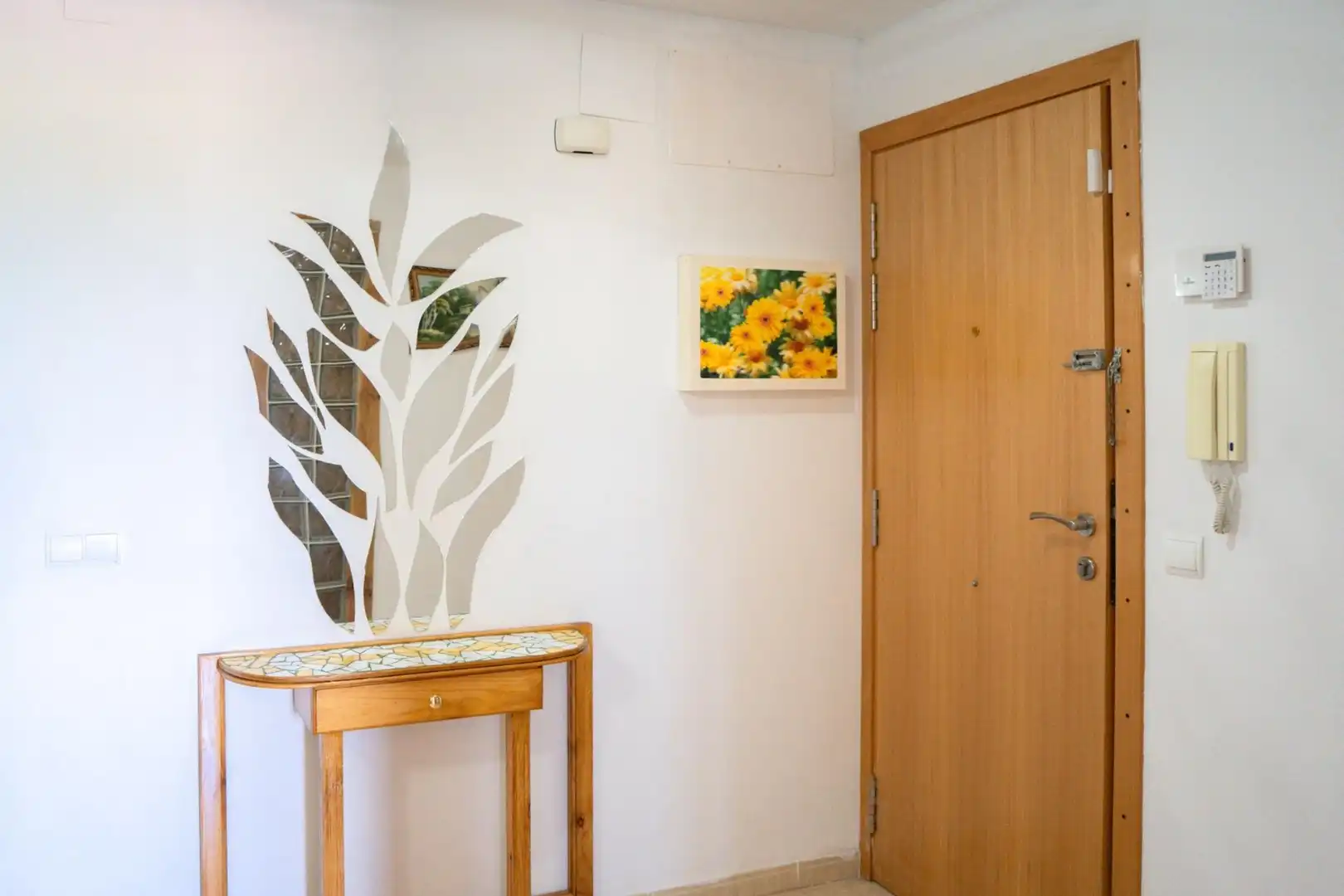 Piso con terraza en venta en Sant Jaume d'Enveja, imagen 2