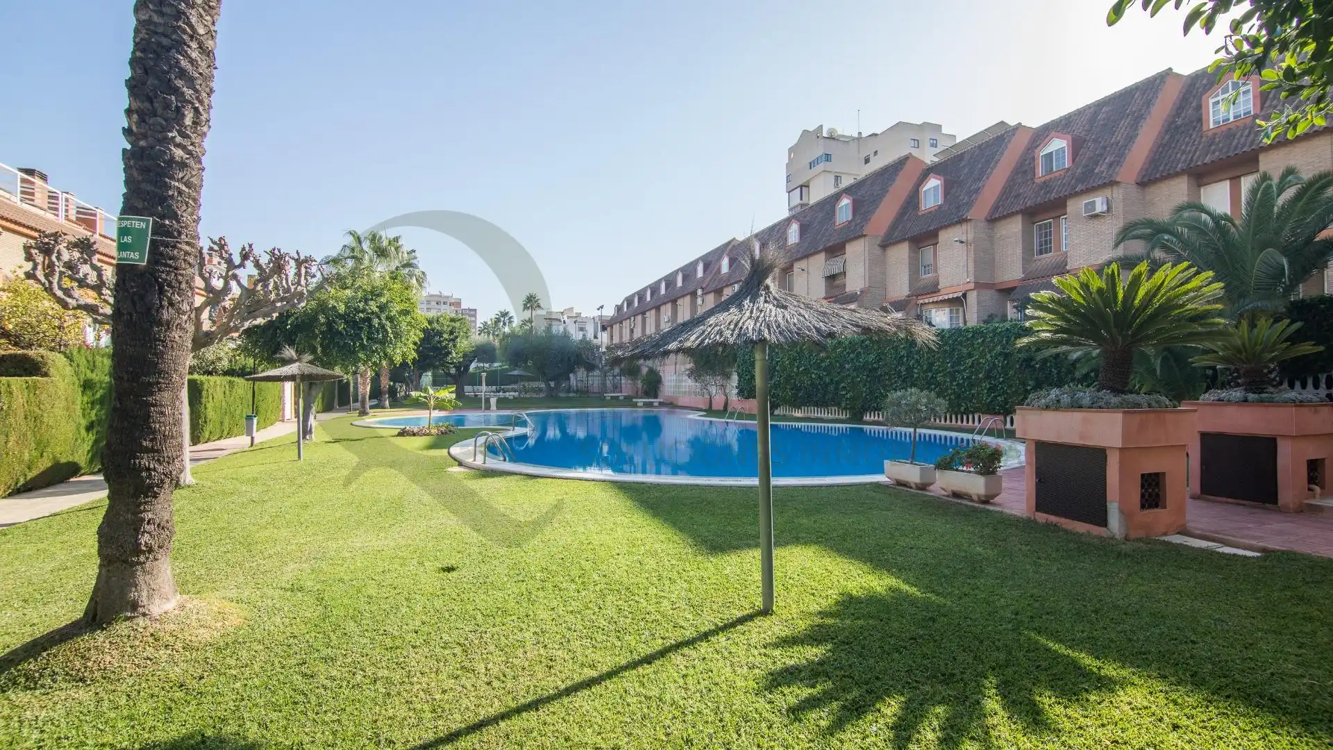 Piscina de Casa adosada en venta en Alicante / Alacant con Calefacción, Jardín privado y Terraza