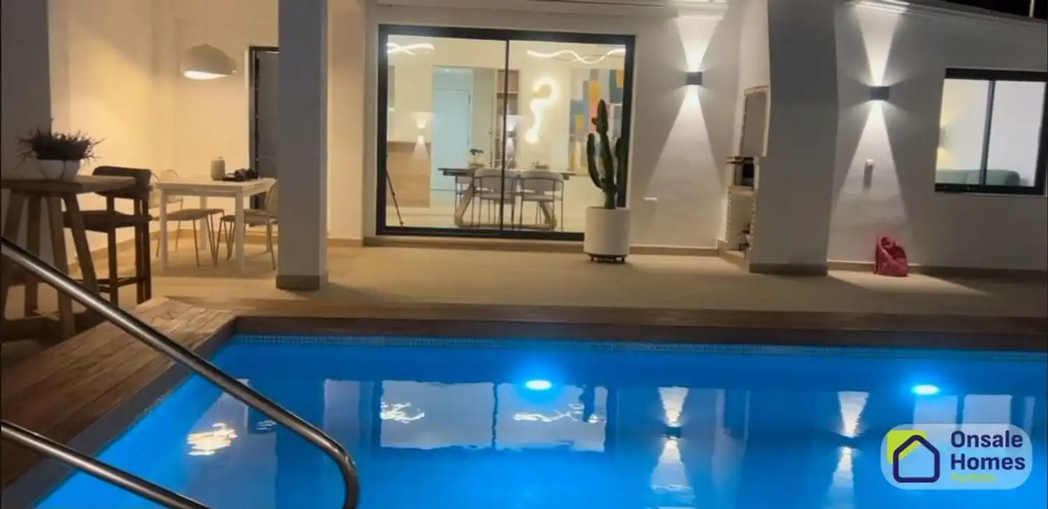 Piscina de Casa o chalet en venta en Marbella con Aire acondicionado, Jardín privado y Terraza