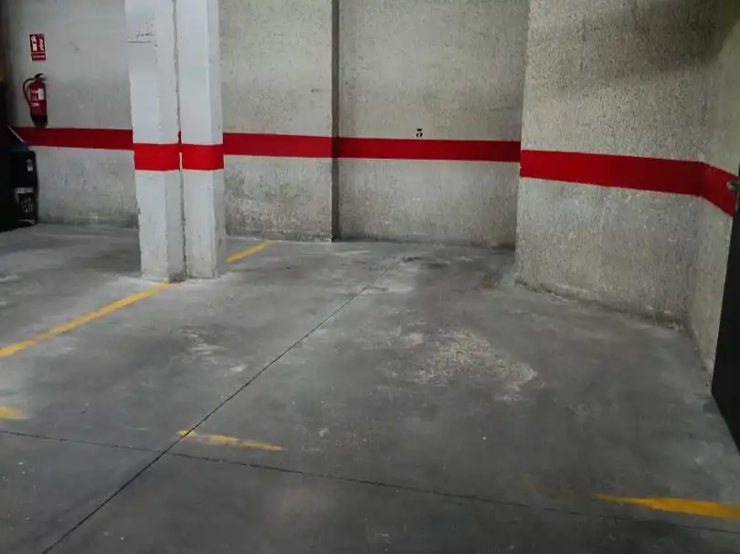 Parking of Garage for rent in Córdoba