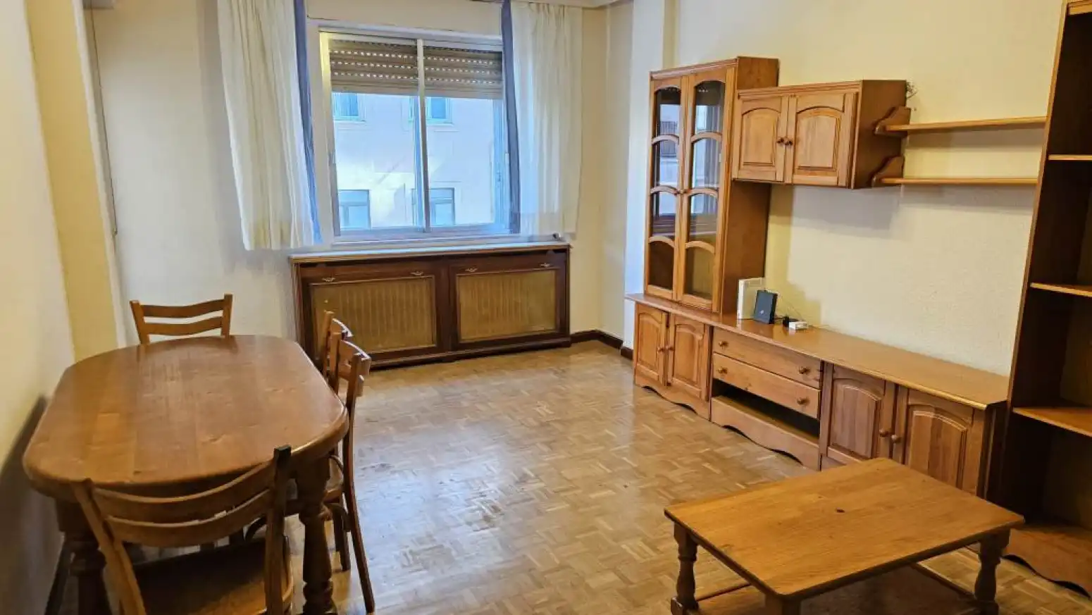 Sala de estar de Piso de alquiler en Salamanca con Calefacción, Parquet y Terraza