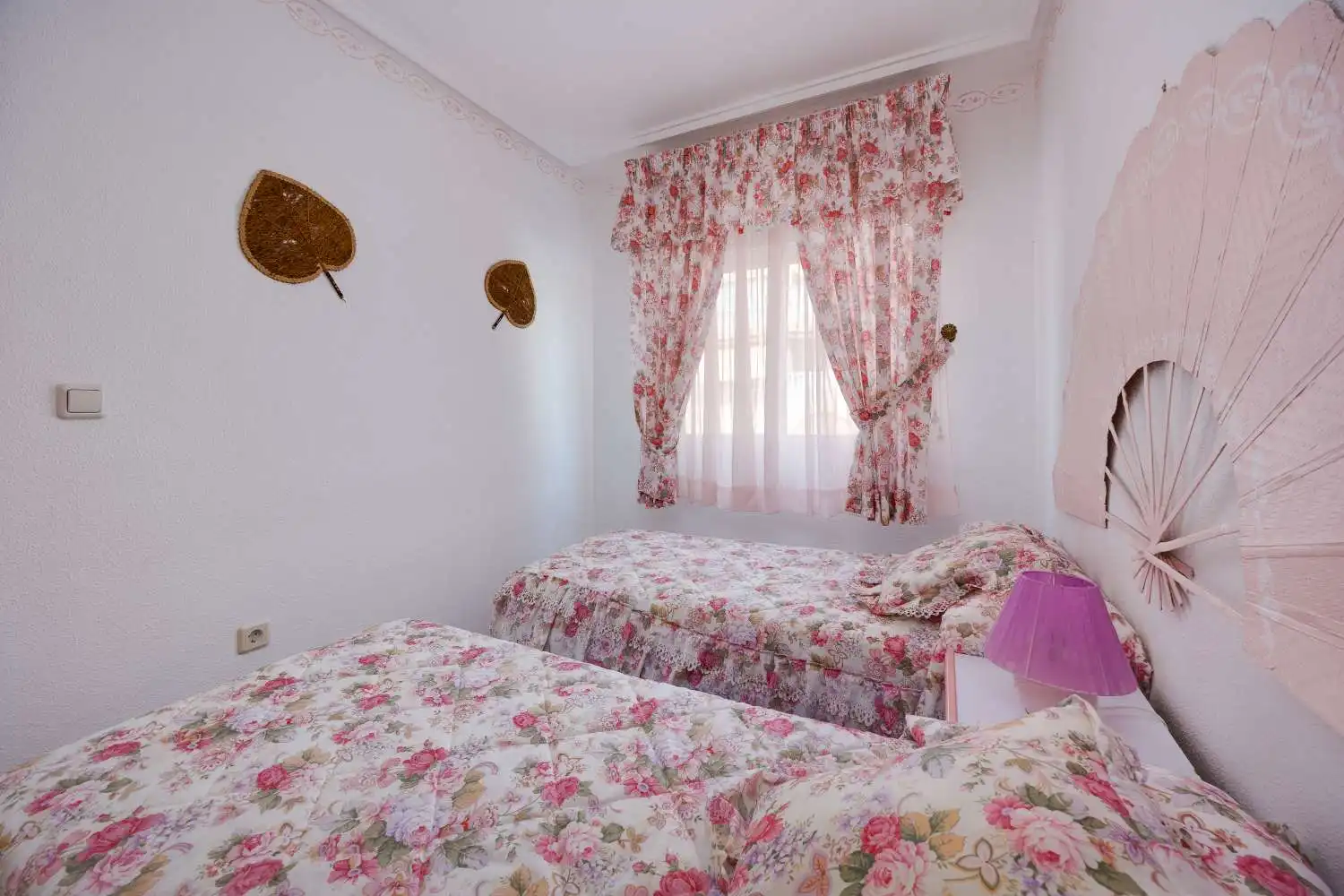 Dormitori de Apartament en venda en Torrevieja amb Terrassa, Piscina i Moblat