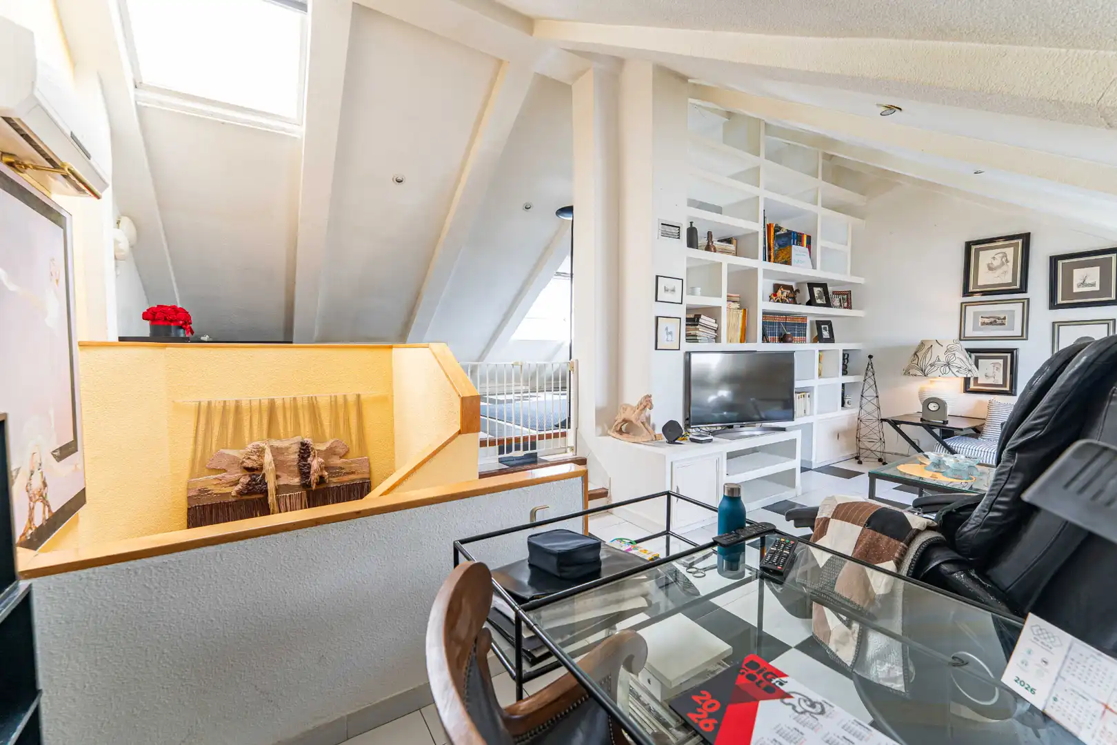 Sala de estar de Casa adosada en venta en Las Rozas de Madrid con Aire acondicionado, Calefacción y Jardín privado