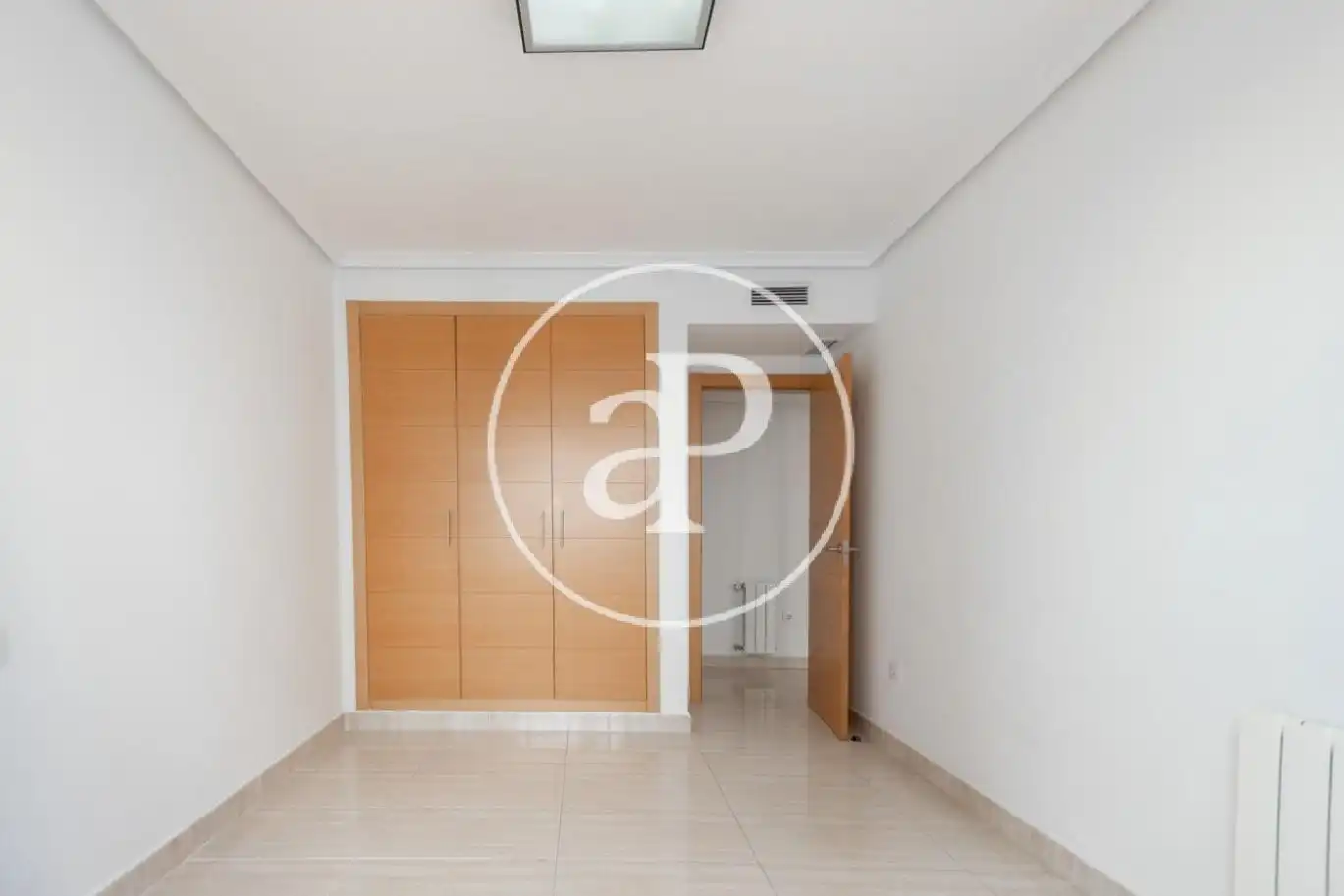 Wohnung zur Miete in Valencia mit Klimaanlage, Heizung und Privatgarten