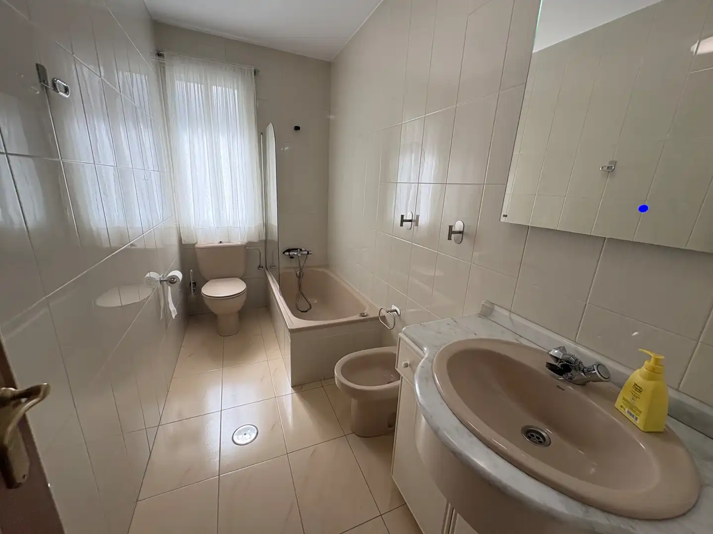 Badezimmer von Wohnung zur Miete in A Coruña Capital  mit Möbliert, Ofen und Waschmaschine