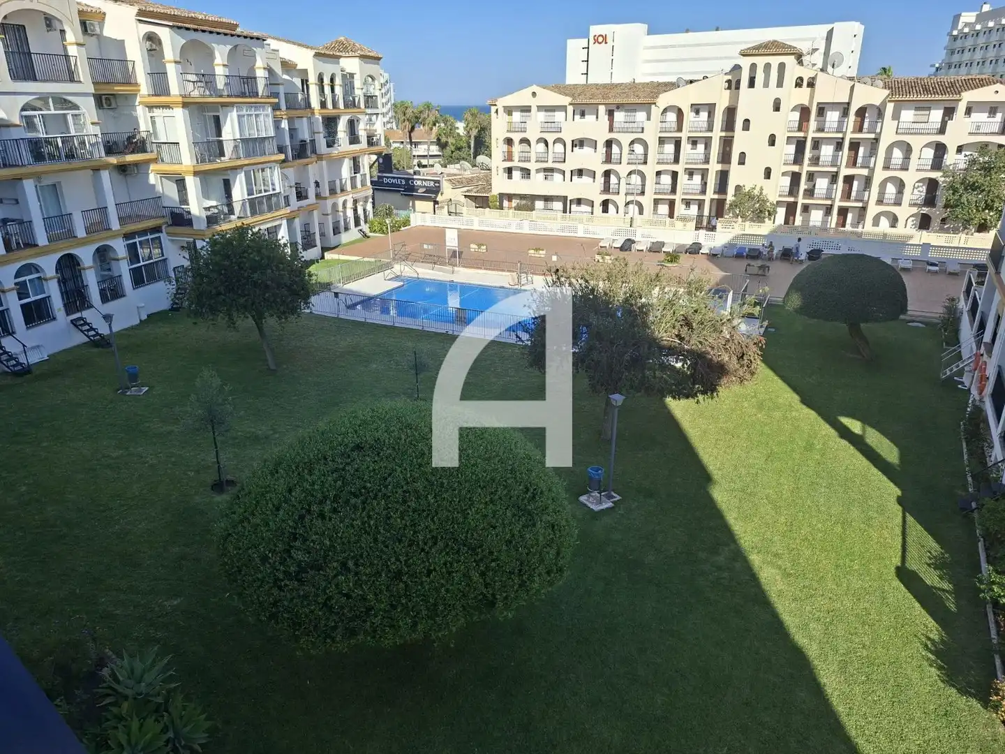 Piscina de Piso en venta en Torremolinos con Aire acondicionado, Calefacción y Terraza